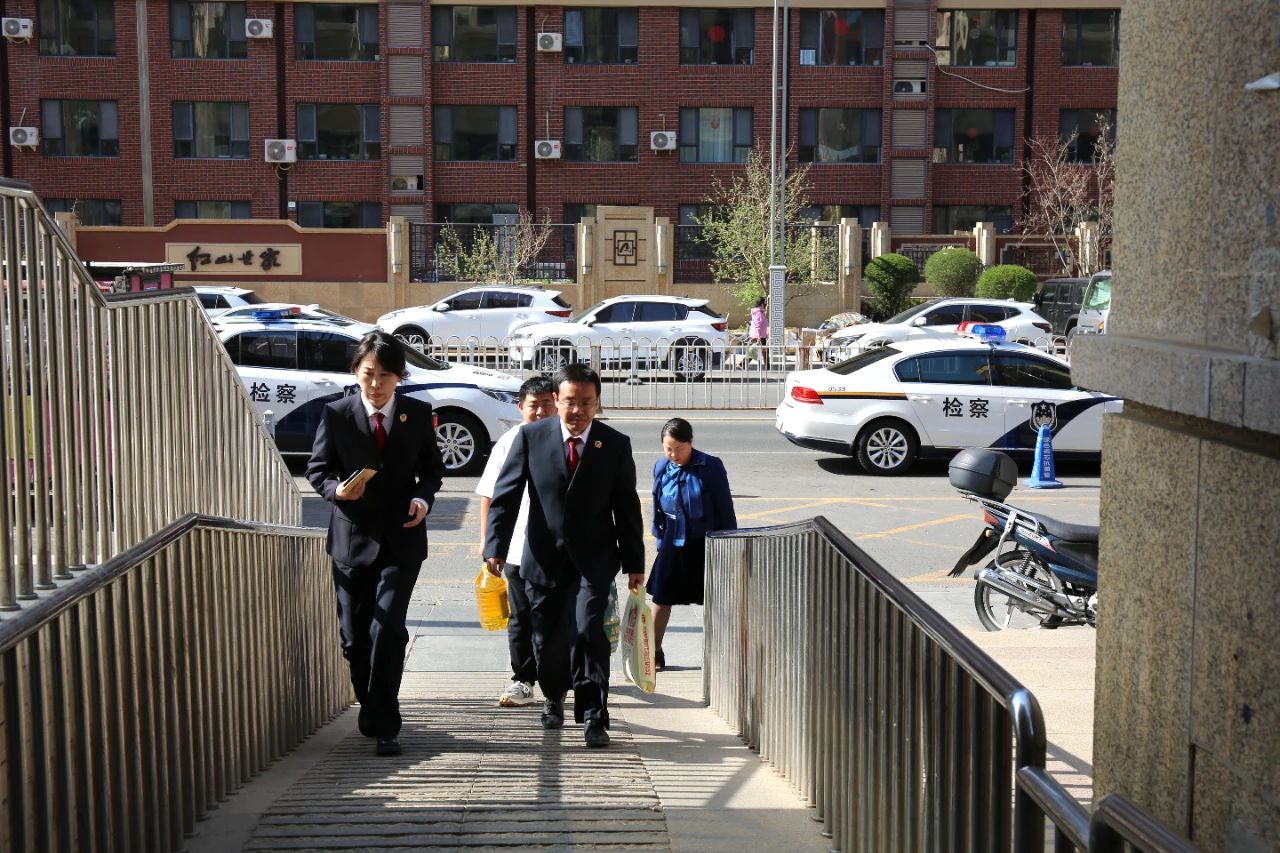 解民忧暖民心 两地检察机关开展联合救助